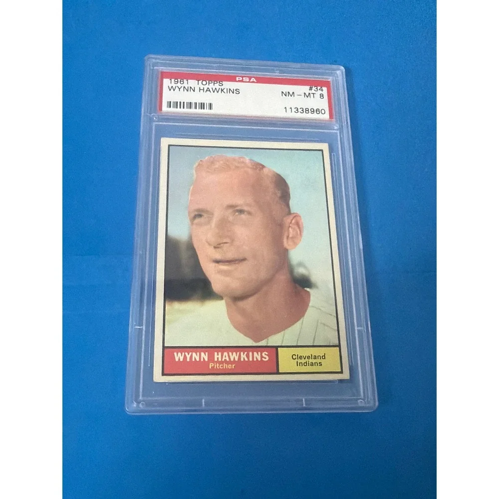 1961 Topps Wynn Hawkins #34 Cleveland Indians PSA 8 NM-MT Vintage Baseball Card